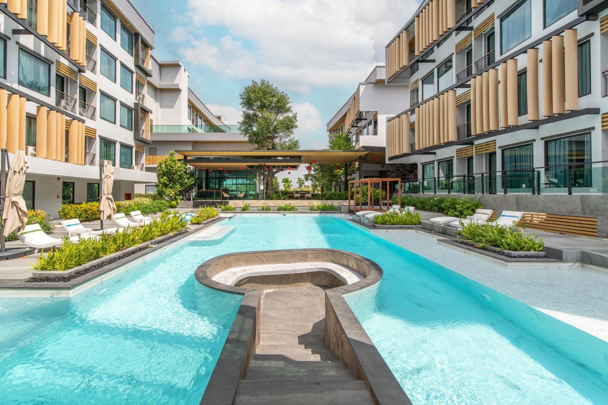 Crystal Srivaree Suvarnabhumi Hotel Ban Khlong Bang Krathiam Exterior foto